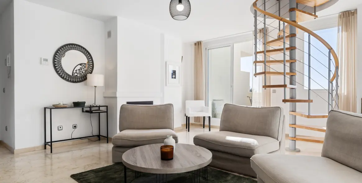 Long-term rent of middle floor apartment in Los Arqueros 3