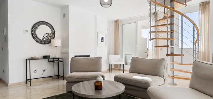 Alquiler a largo plazo de apartamento en planta media en Los Arqueros 2