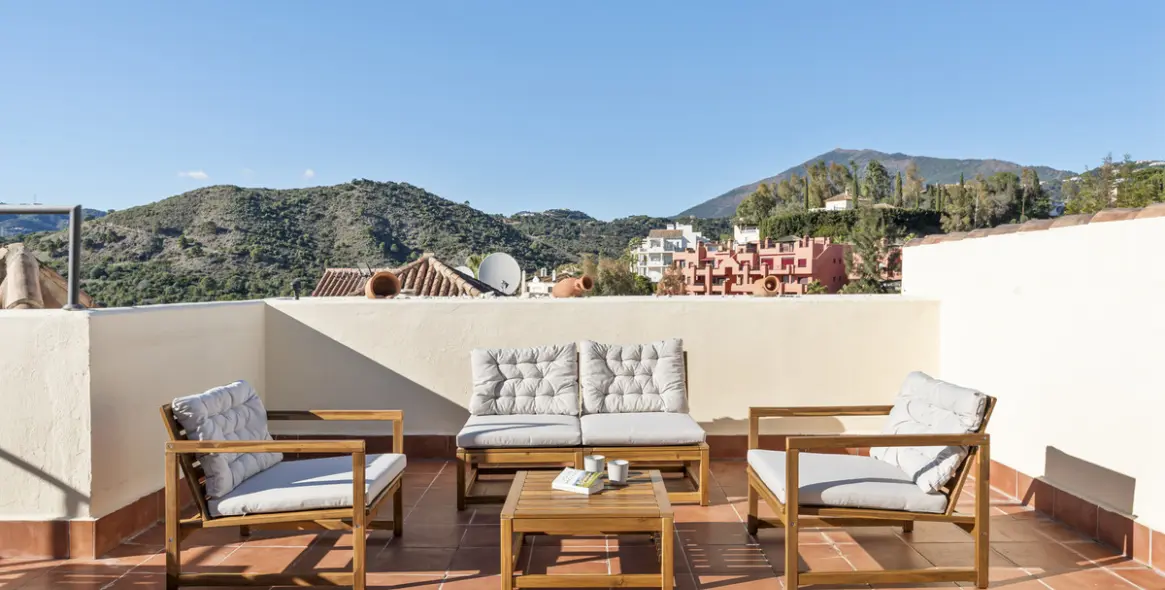 Long-term rent of middle floor apartment in Los Arqueros 23