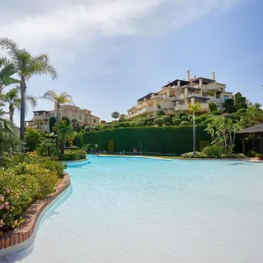 Долгосрочная аренда апартаментов на первом этаже в Benahavís