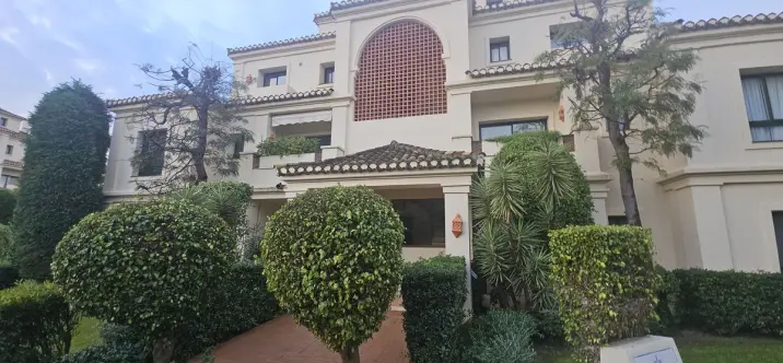 Долгосрочная аренда апартаментов на первом этаже в Benahavís 1