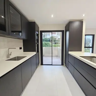 Долгосрочная аренда апартаментов на первом этаже в Benahavís