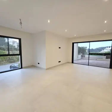 Долгосрочная аренда апартаментов на первом этаже в Benahavís