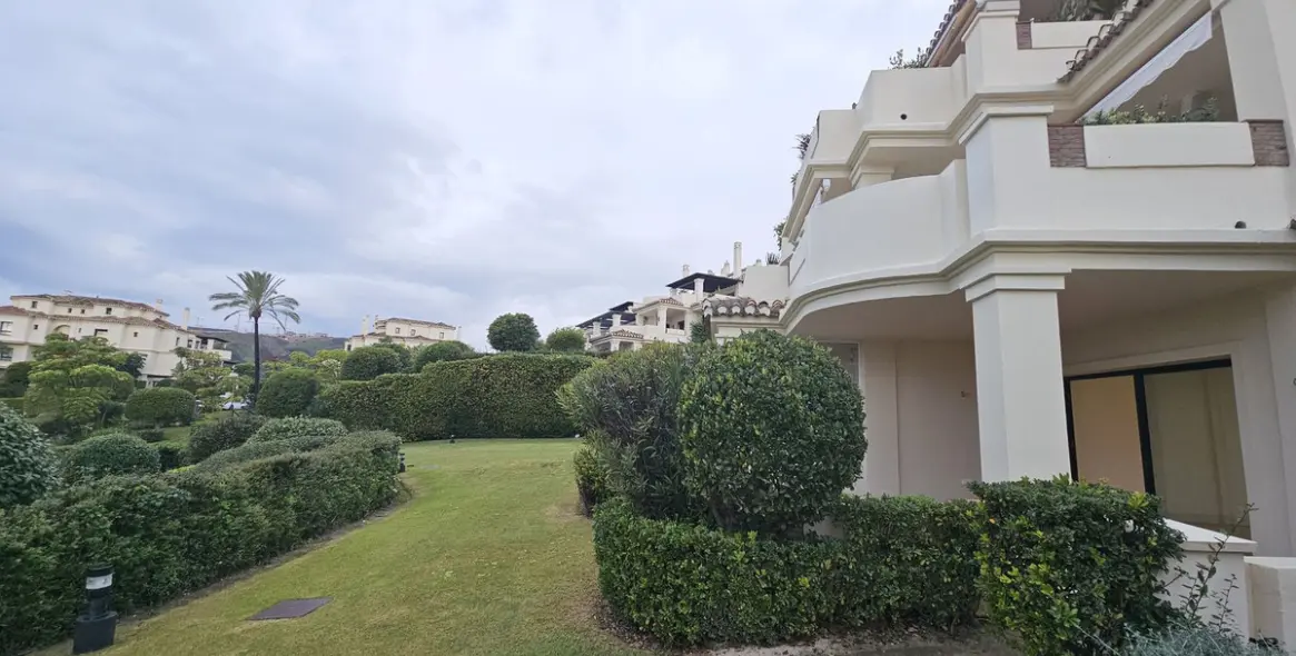 Long-term rent of ground floor apartment in Benahavís 13