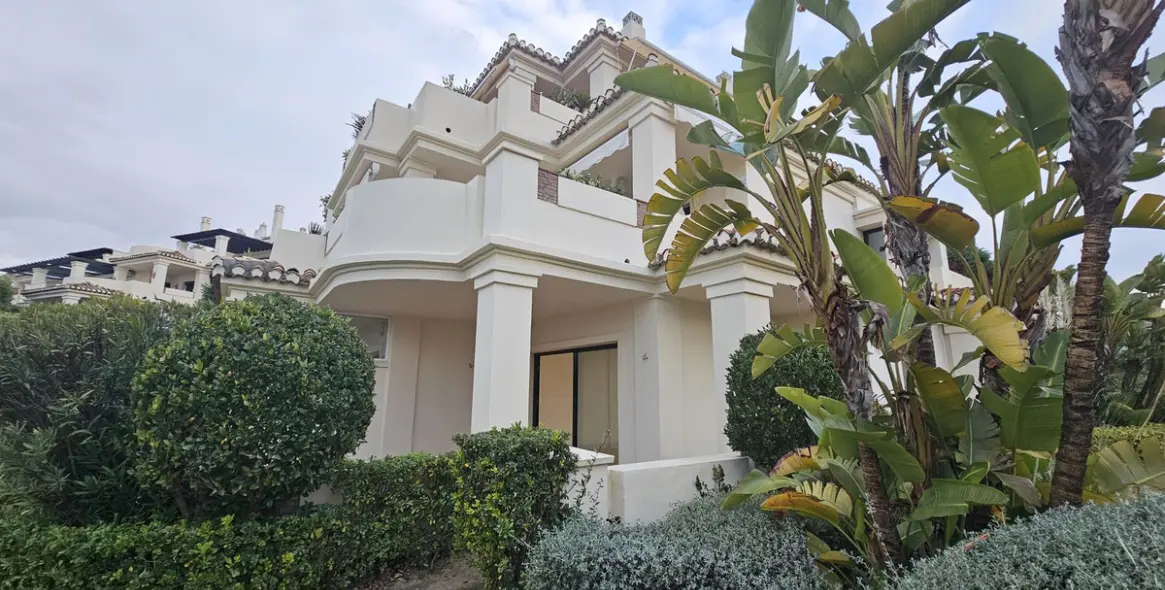 Long-term rent of ground floor apartment in Benahavís 14