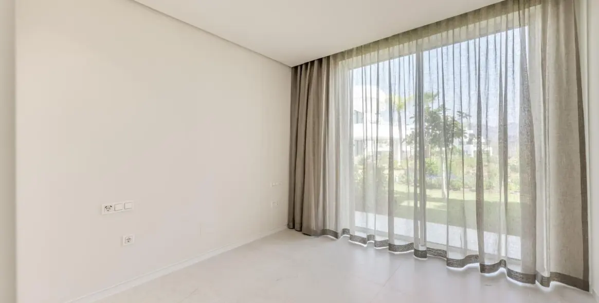 Alquiler a largo plazo de apartamento en planta baja en Ojén 28