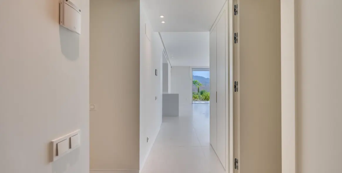 Alquiler a largo plazo de apartamento en planta baja en Ojén 36