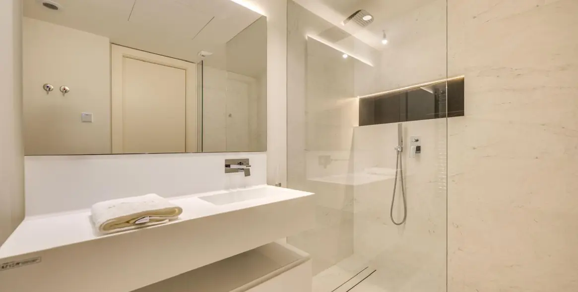 Alquiler a largo plazo de apartamento en planta baja en Ojén 41