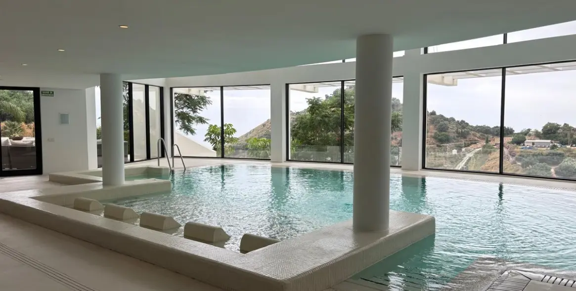 Alquiler a largo plazo de apartamento en planta baja en Ojén 44