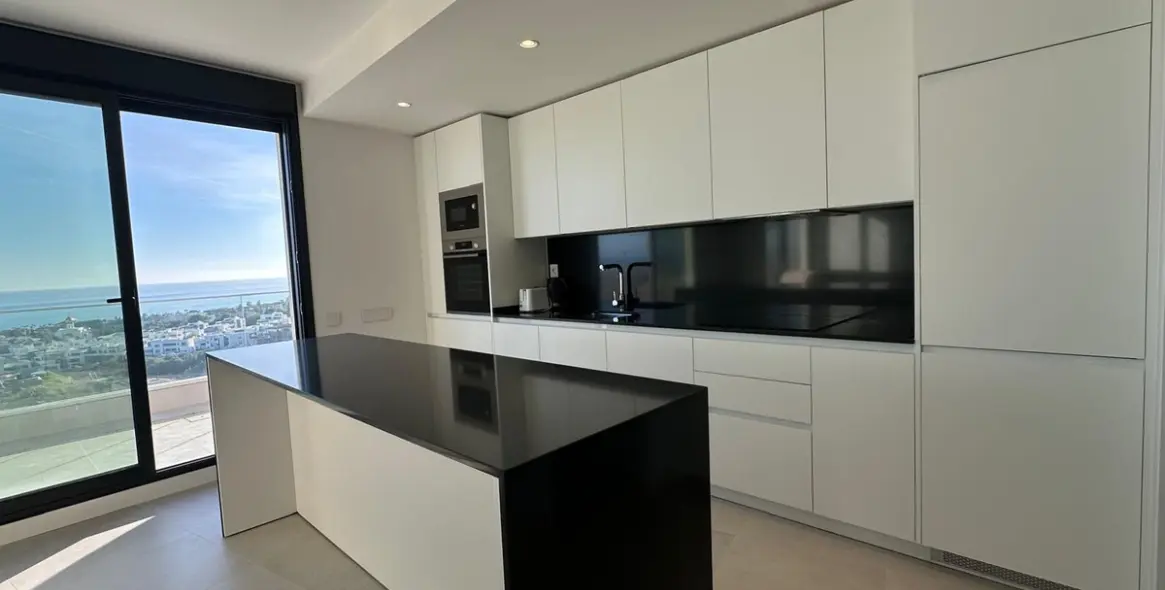 Long-term rent of penthouse in Selwo 8