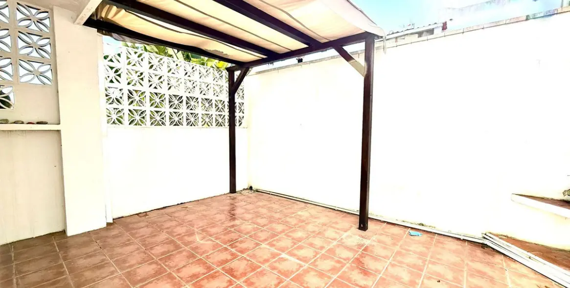 Venta de adosado en Bel Air 11