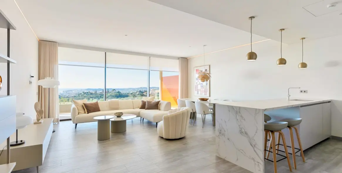 Sale of middle floor apartment in Higueron 2