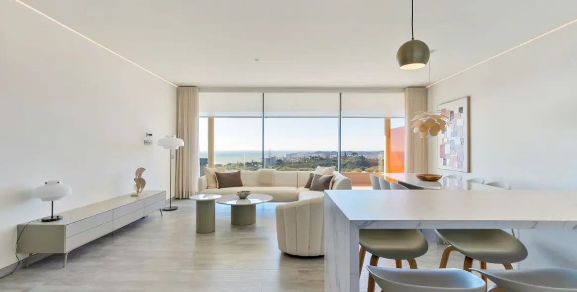 Sale of middle floor apartment in Higueron 3