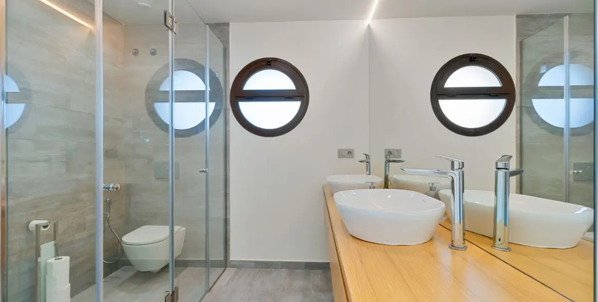 Sale of middle floor apartment in Higueron 10