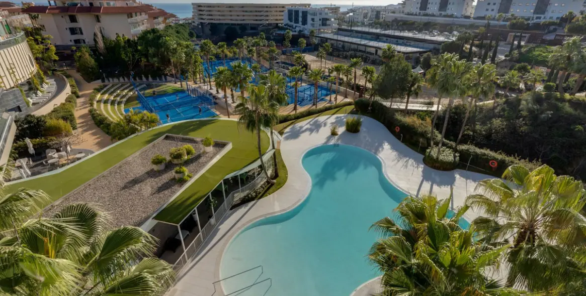 Продажа апартаментов на среднем этаже в Higueron 21