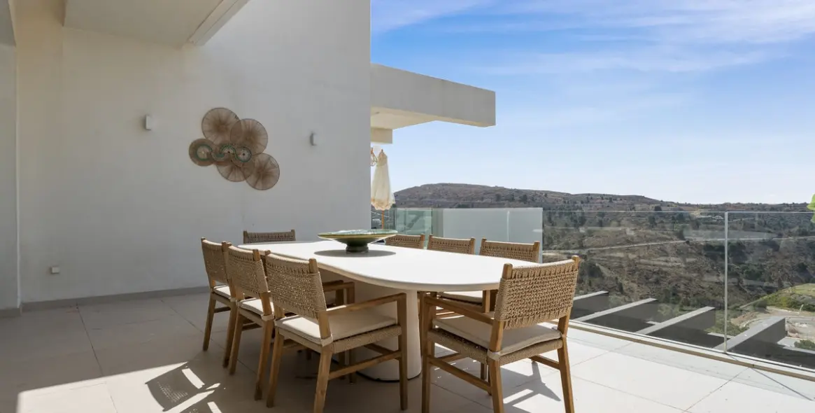 Sale of penthouse in Benahavís 11