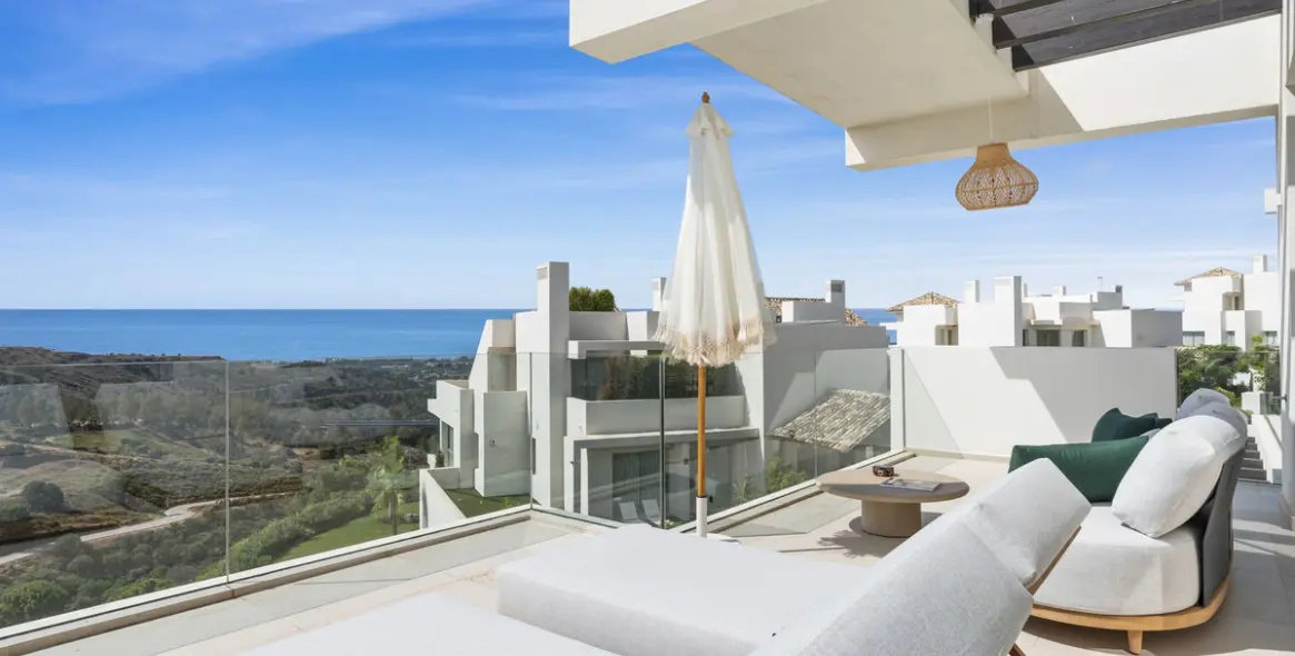 Sale of penthouse in Benahavís 13
