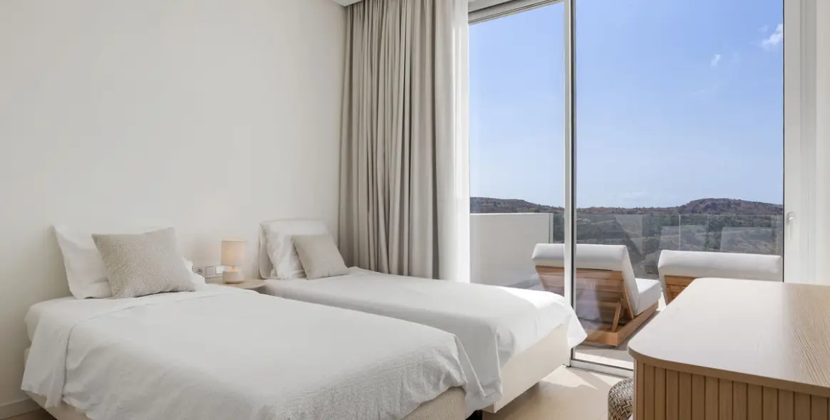 Sale of penthouse in Benahavís 18