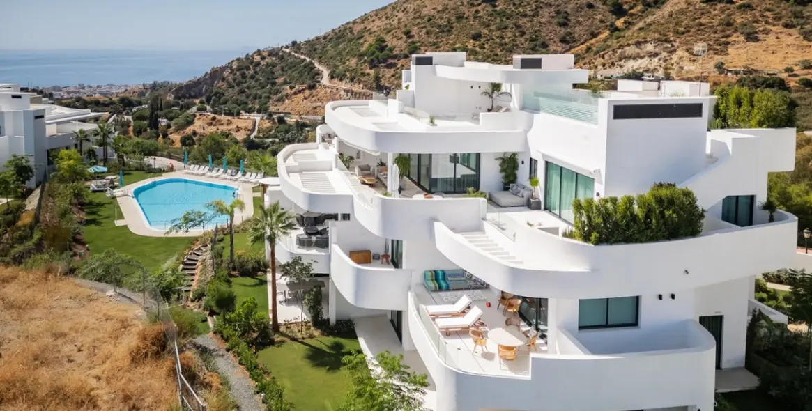 Long-term rent of ground floor apartment in Ojén 1