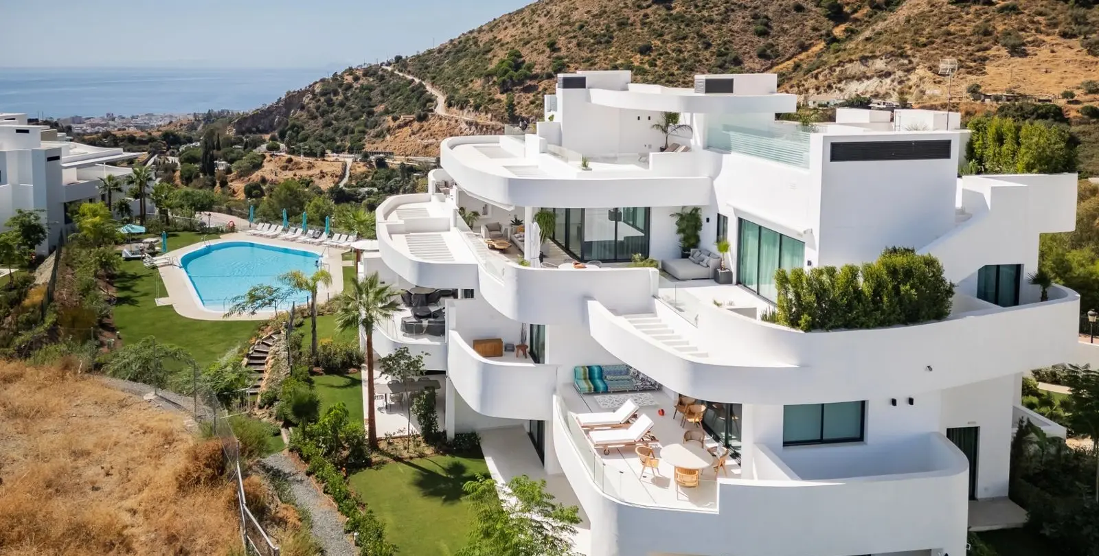 Alquiler a largo plazo de apartamento en planta baja en Ojén 1