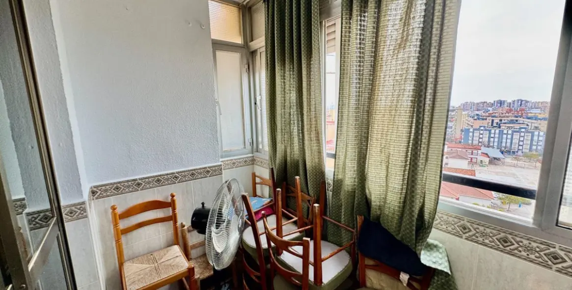 Sale of middle floor apartment in Málaga 32
