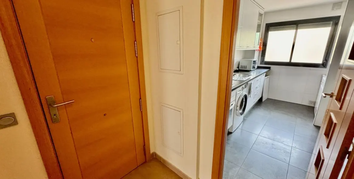 Sale of middle floor apartment in Torremolinos Centro 2