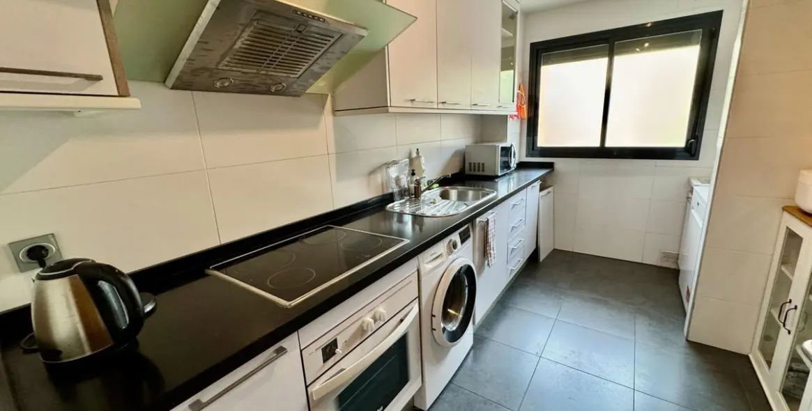 Sale of middle floor apartment in Torremolinos Centro 5