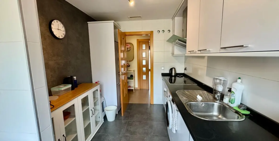 Sale of middle floor apartment in Torremolinos Centro 6