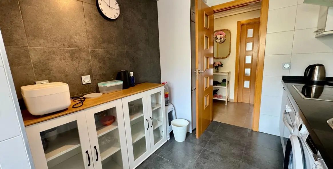 Sale of middle floor apartment in Torremolinos Centro 7