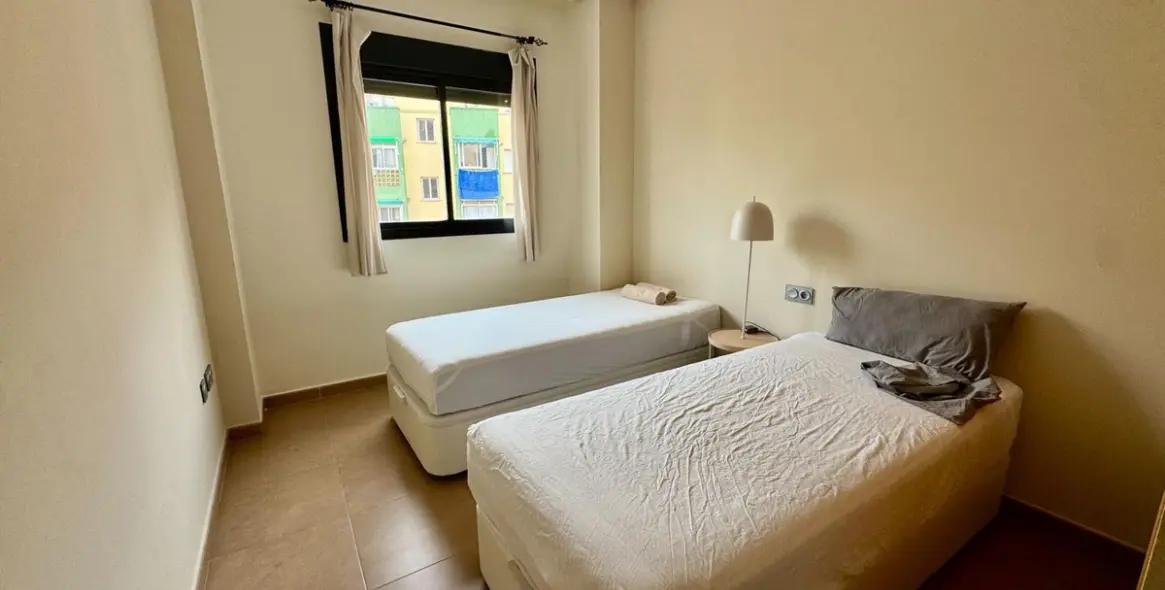 Sale of middle floor apartment in Torremolinos Centro 10