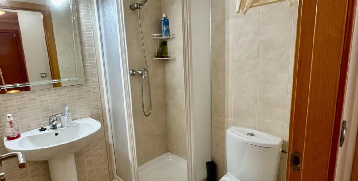 Sale of middle floor apartment in Torremolinos Centro 13