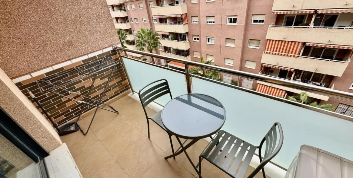 Продажа апартаментов на среднем этаже в Torremolinos Centro 23