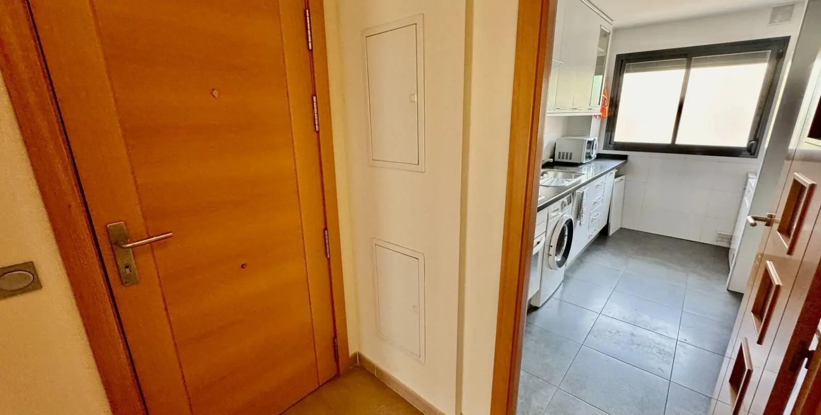 Sale of middle floor apartment in Torremolinos Centro 2