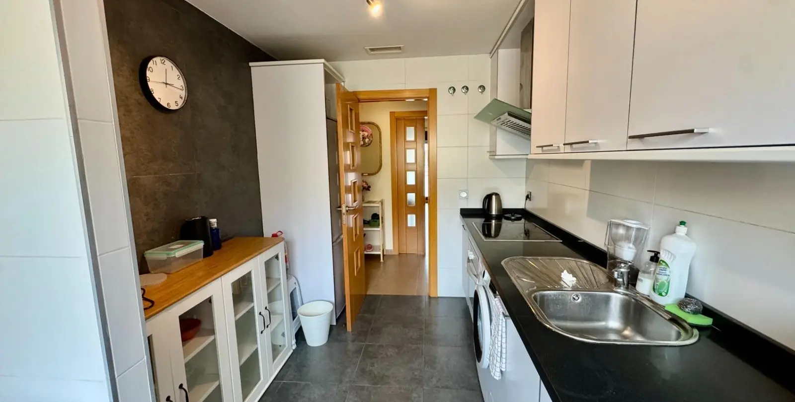 Sale of middle floor apartment in Torremolinos Centro 6
