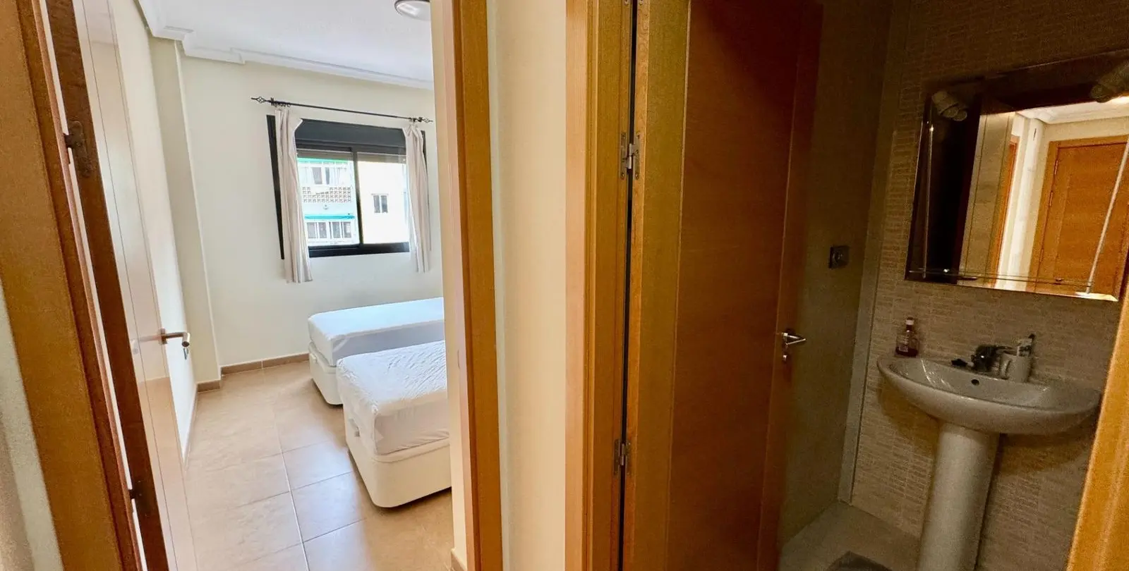Sale of middle floor apartment in Torremolinos Centro 9