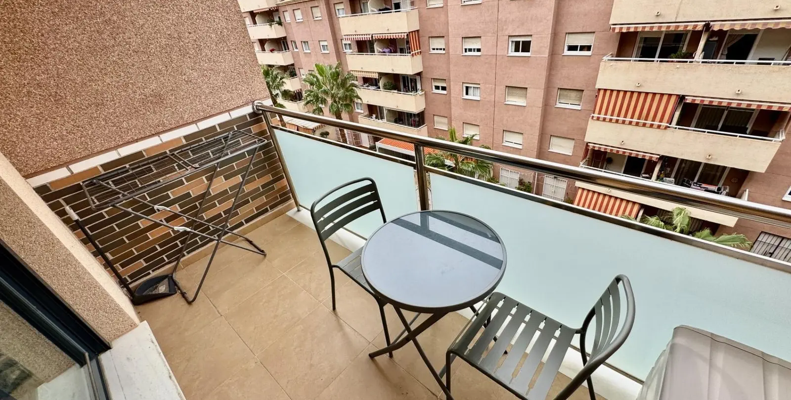 Sale of middle floor apartment in Torremolinos Centro 23