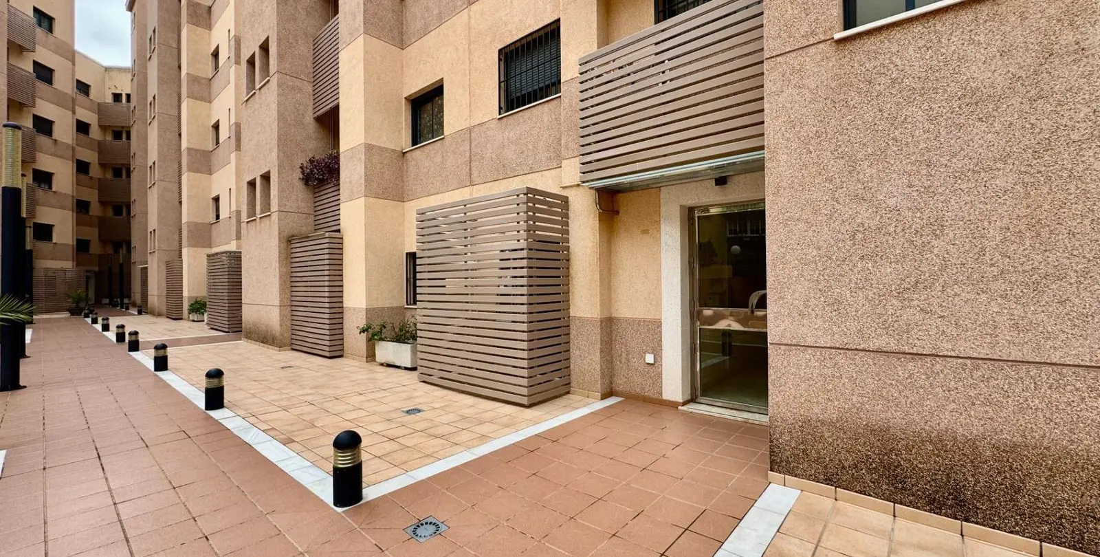 Sale of middle floor apartment in Torremolinos Centro 33