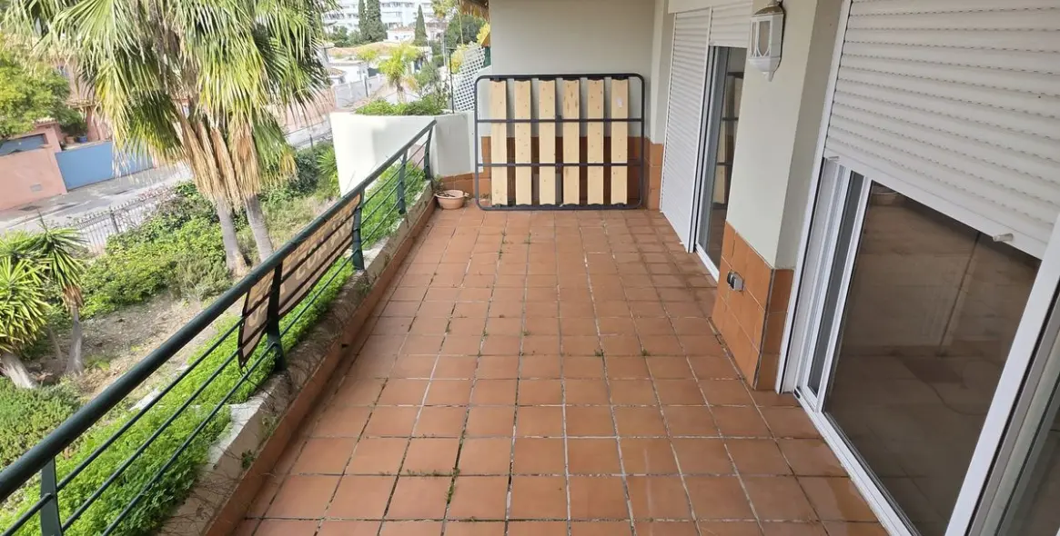 Sale of middle floor apartment in Guadalmina Alta 12