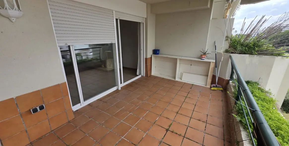 Sale of middle floor apartment in Guadalmina Alta 14