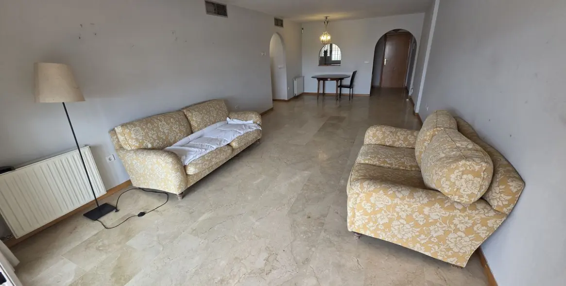 Sale of middle floor apartment in Guadalmina Alta 18