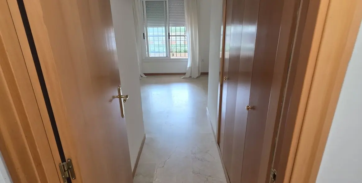 Sale of middle floor apartment in Guadalmina Alta 19