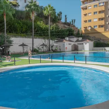 Продажа апартаментов на среднем этаже в Estepona