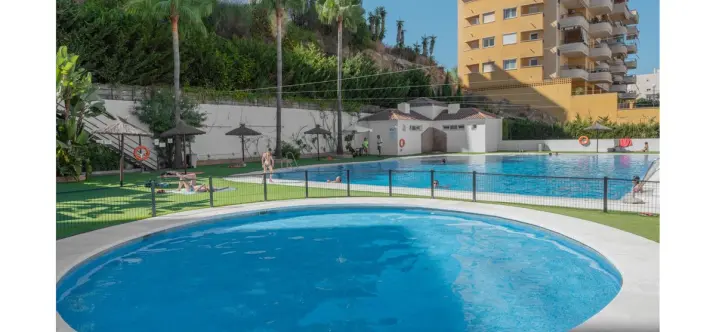 Продажа апартаментов на среднем этаже в Estepona 1