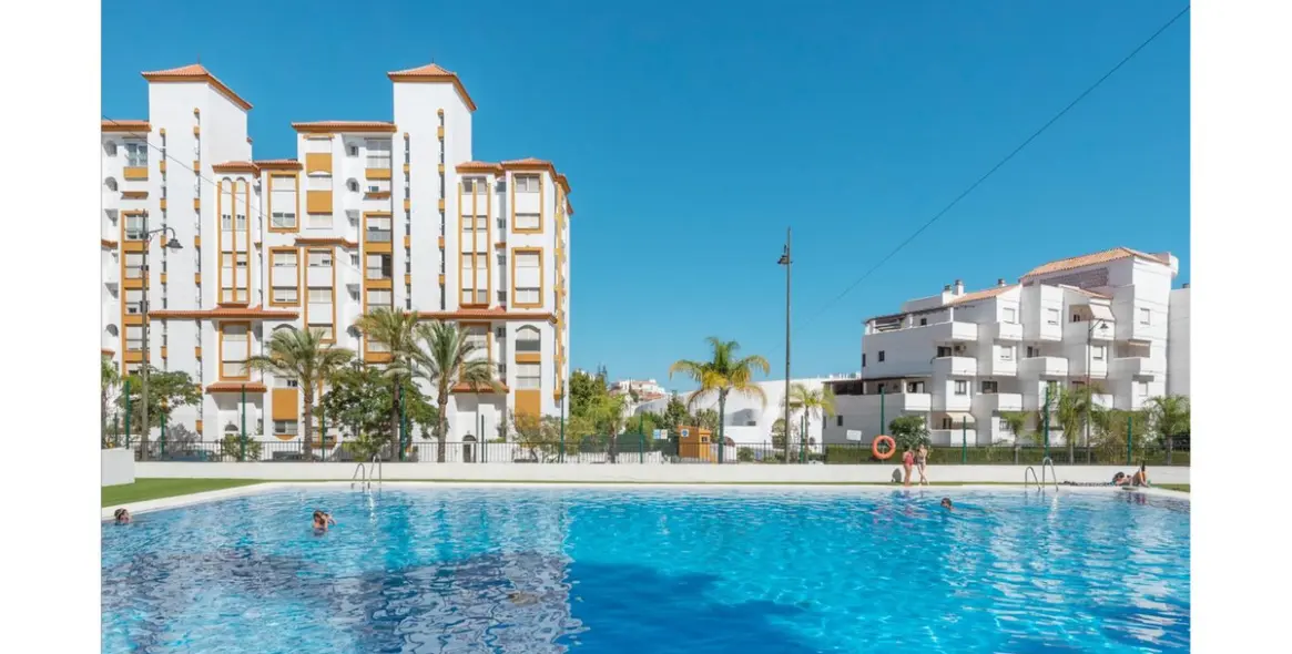 Продажа апартаментов на среднем этаже в Estepona 3