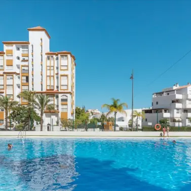 Продажа апартаментов на среднем этаже в Estepona