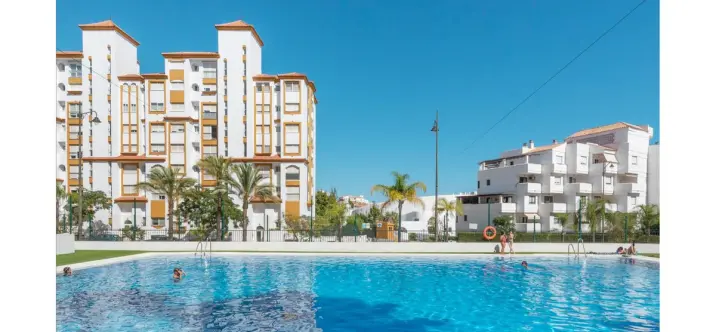 Продажа апартаментов на среднем этаже в Estepona 2