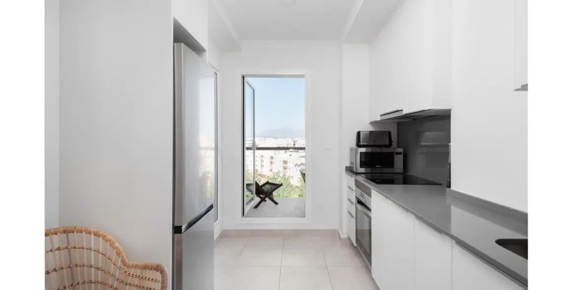 Продажа апартаментов на среднем этаже в Estepona 5