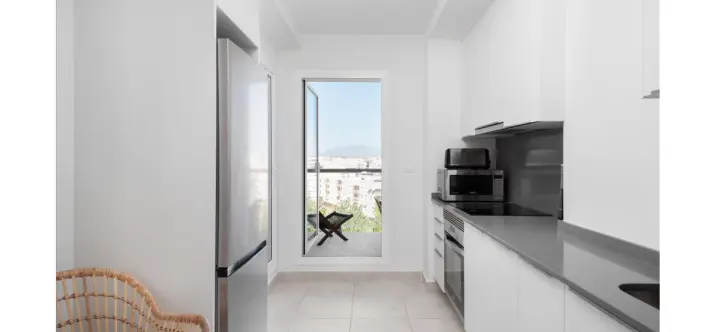 Продажа апартаментов на среднем этаже в Estepona 4