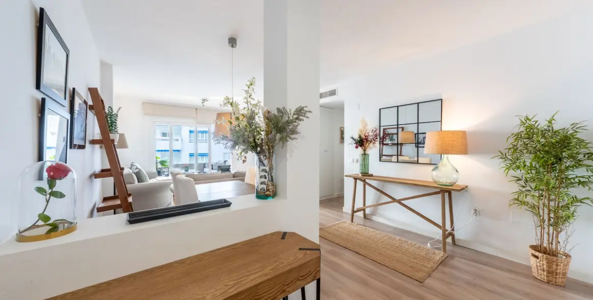 Sale of middle floor apartment in Nueva Andalucía 2