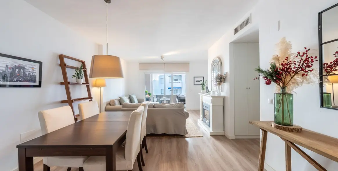 Sale of middle floor apartment in Nueva Andalucía 3